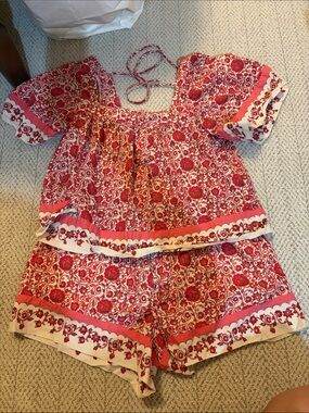Universal Thread Pink and White Floral Short and Top Set